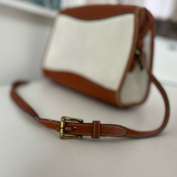 Dooney & Bourke All Weather Leather Crossbody Bag 🔥🔥 - Picture 4 of 12